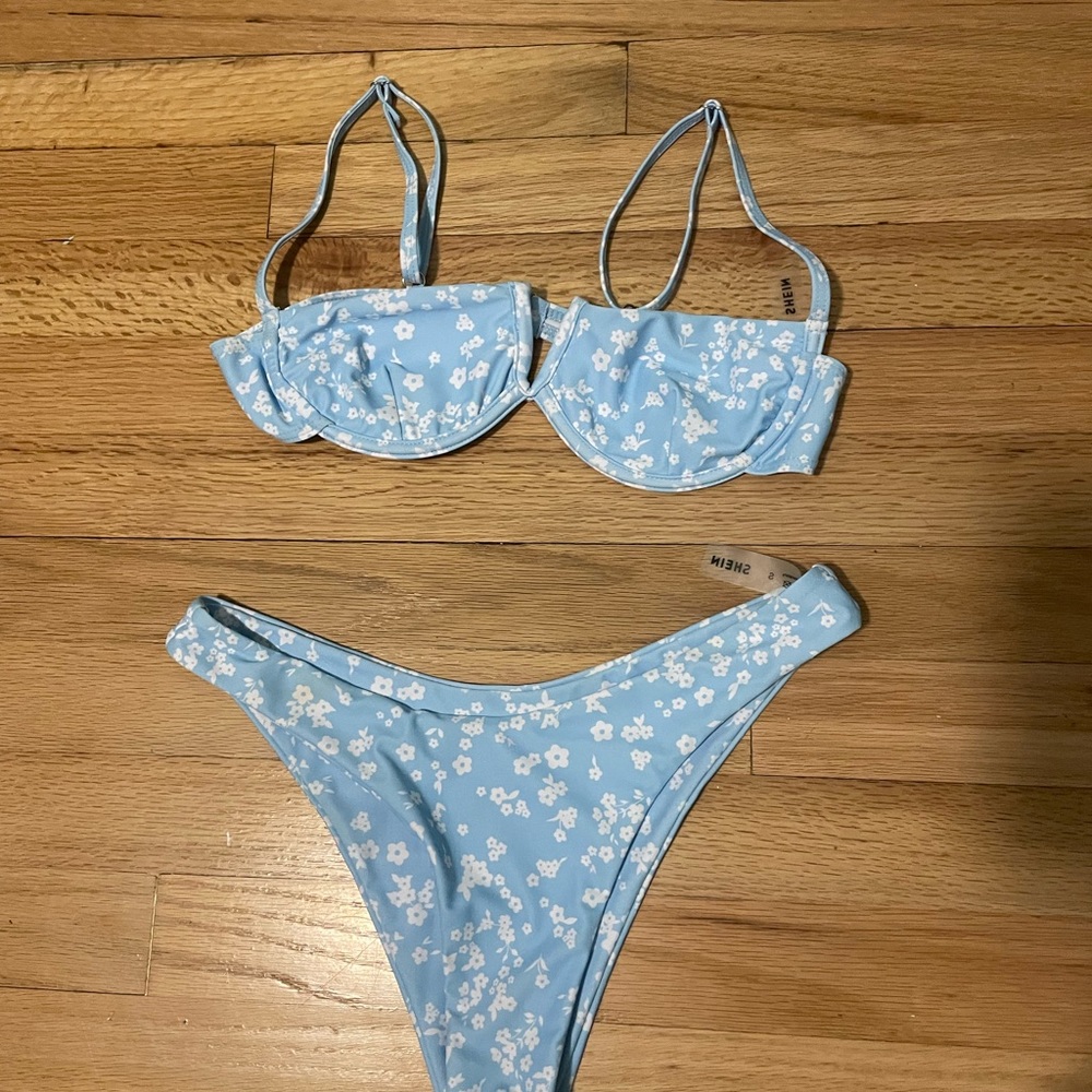 Cheeky bikin, worn once